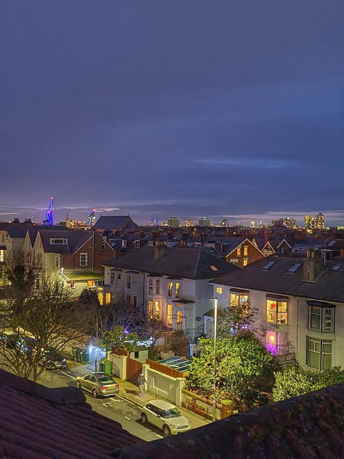 Southsea Royale James Bond 3 Bed Cool Penthouse, Seafront Parking Portsmouth Exterior photo